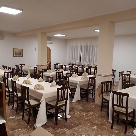 Отель La Collinetta Sas Montazzoli Экстерьер фото