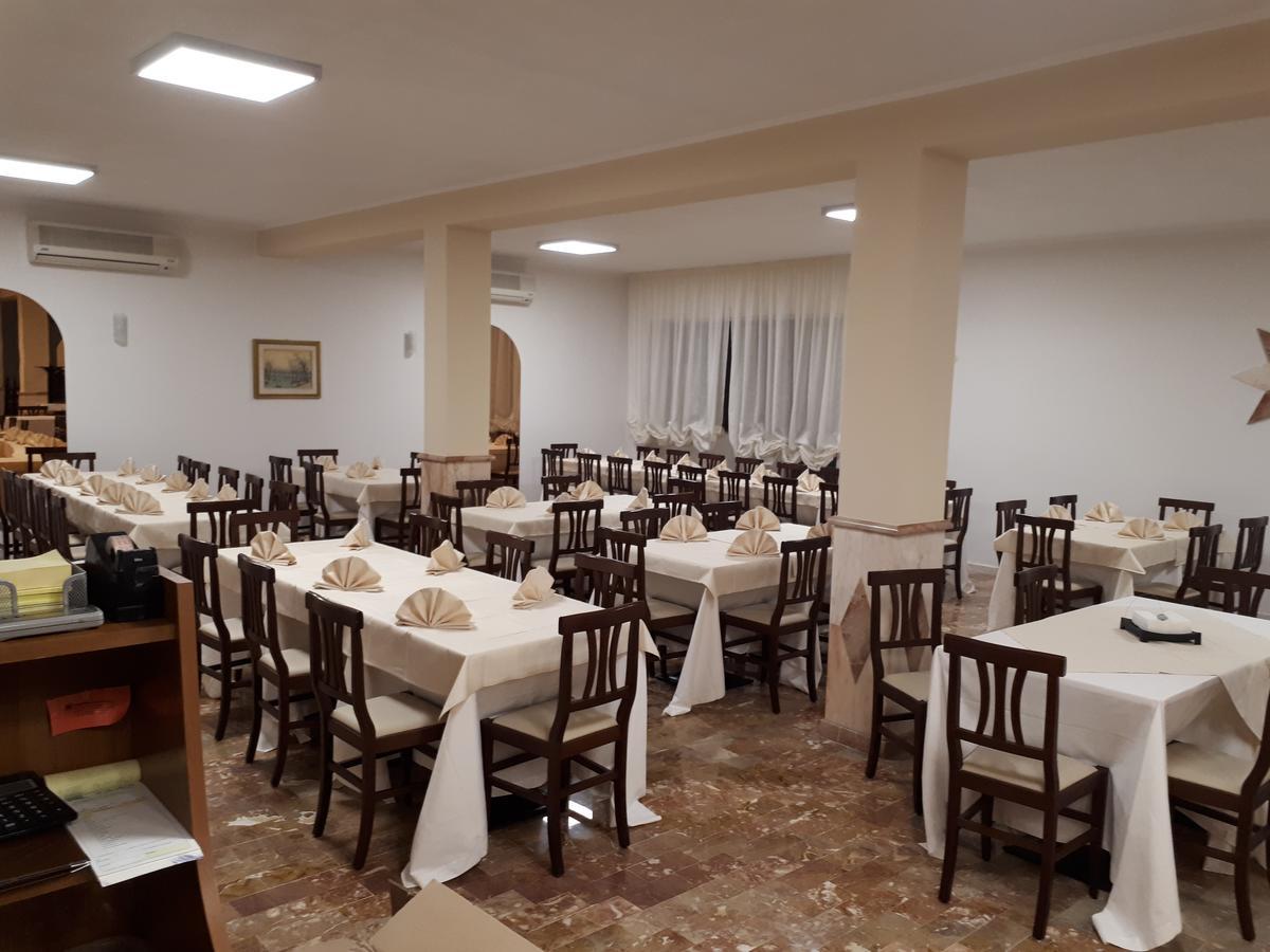 Отель La Collinetta Sas Montazzoli Экстерьер фото